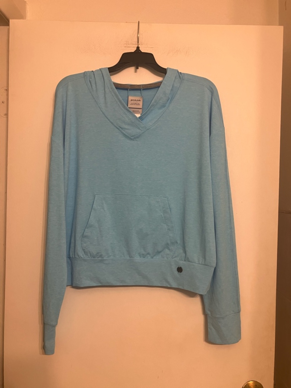 PrAna Pullover hoodie with a V-neck and kangaroo pocket blue women’s large